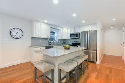 2 Seekonk St s032