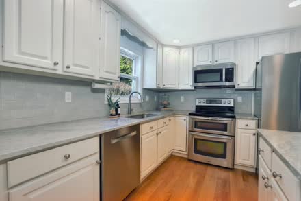 2 Seekonk St s034