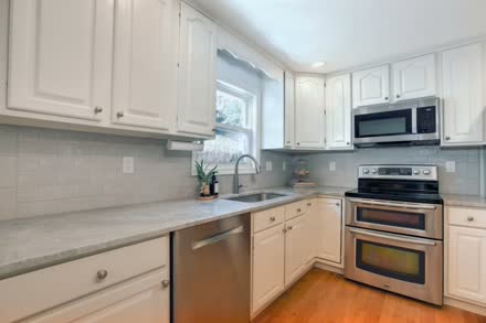 2 Seekonk St s036