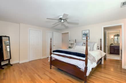 2 Seekonk St s045