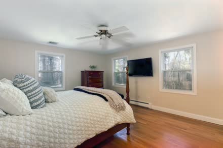 2 Seekonk St s046