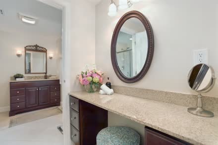2 Seekonk St s047