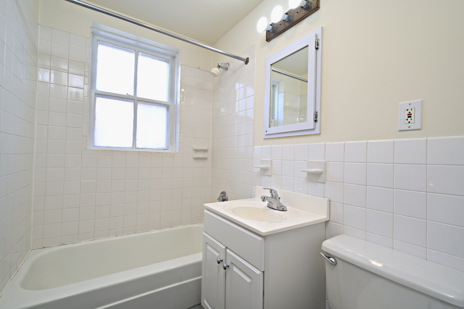 21 Bowdoin St 2C scene 23